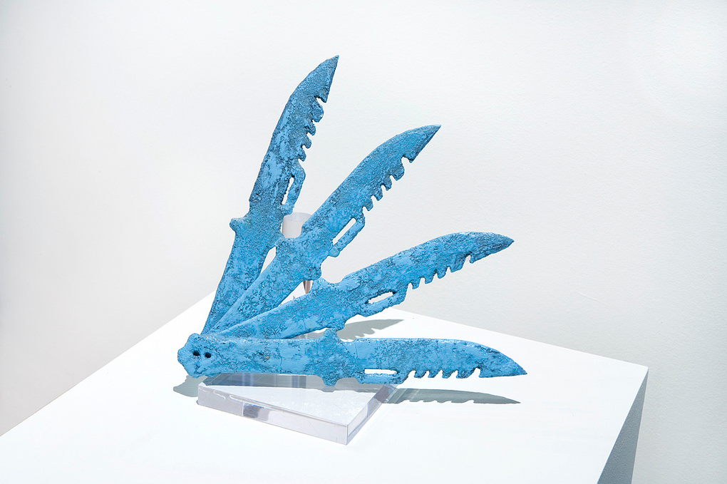 fan, sculpture, knife